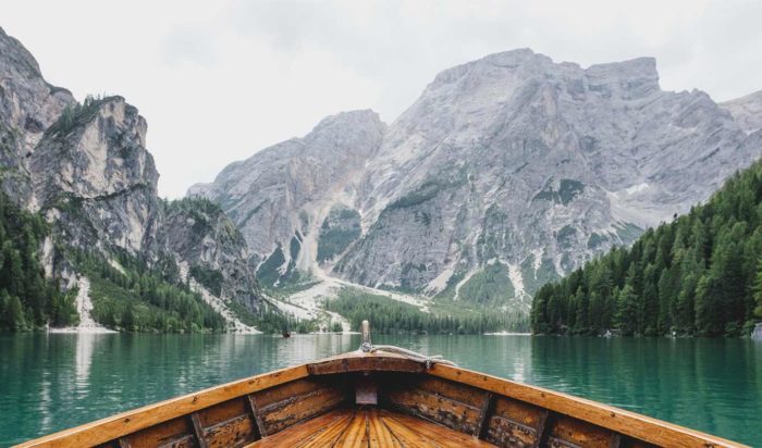 Fotografie eines Bergees für Podium Swiss Küchen